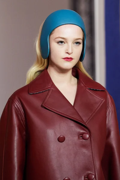 Look 25